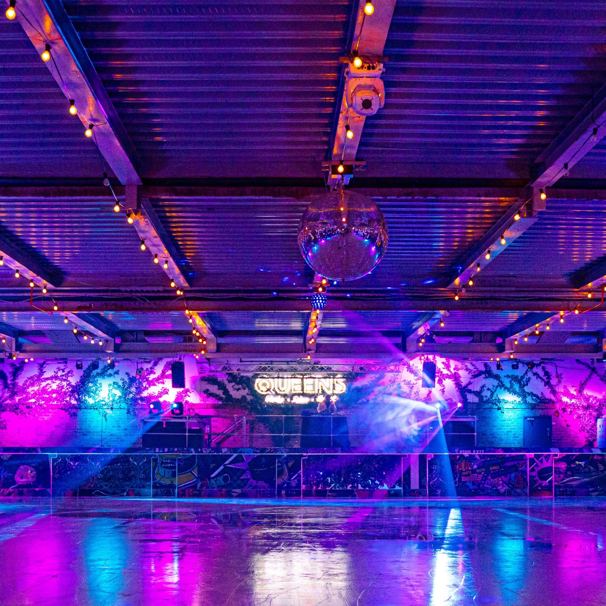 QUEENS Skate Dine Bowl