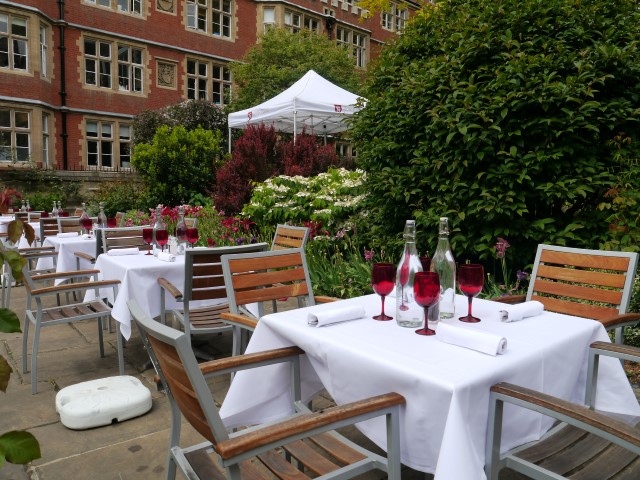 SUMMER LOVING POP-UP EXPERIENCES RETURN TO MIDDLE TEMPLE