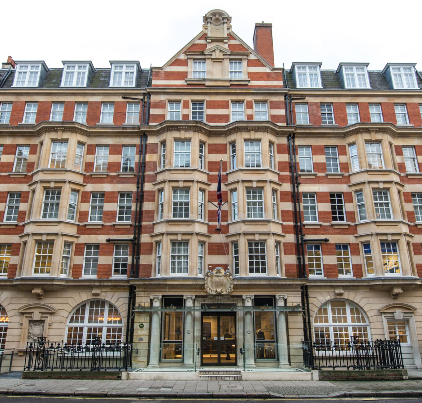 Victory Services Club become first venue to be awarded ‘World Class’ status by the Institute of Hospitality’s ‘Hospitality Assur